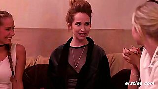 5 Orgy Lesbian + Sybian