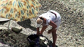 Mature Couple Caught Fucking On Beach By Voyeur Spy Camera