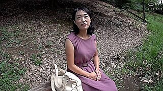 H053G04 A Plain 60Th Birthday Mature Woman Is A Shaved Pussy! An Ordinary Aunt Makes A Body With An 