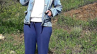 American Tourist Is Saudi Arabia Is Shocked !!! Sextoy Dealer Offers Her A Second Hand Dildo To Gape