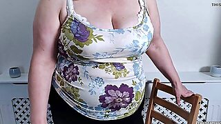 Housewifes Huge Melons And Ass (Bbw Mature Wife)